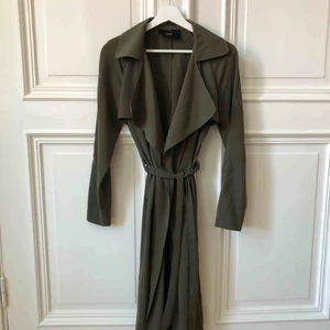  - Tunn kappa. Från bikbok, som nyskick i storlek XS.  