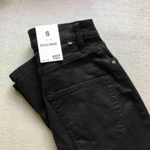 Oanvända jeans från lager 157, lapp kvar • frakt tillkommer 🌼
