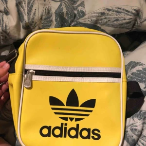  - Köpt i turkiet, Jag tänker mig att den kan va väldigt schyst i sommar.   Många frågar om den så den med högst pris får den! 😁