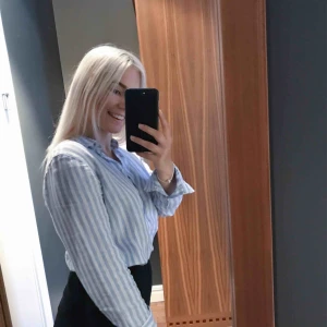  - Skjorta från Gina, 100kr inkl frakt😊