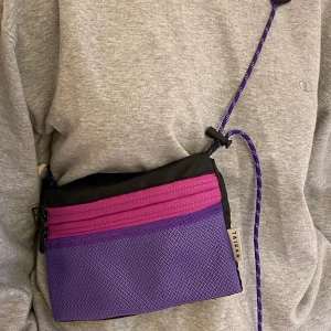 Taikan väska - Taikan väska. Frakten tillkommer