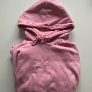 Huf Overdye Bar Logo hoodie  - Rosa Huf hoodie, storlek L. Knappt använd. Priset är inte fast
