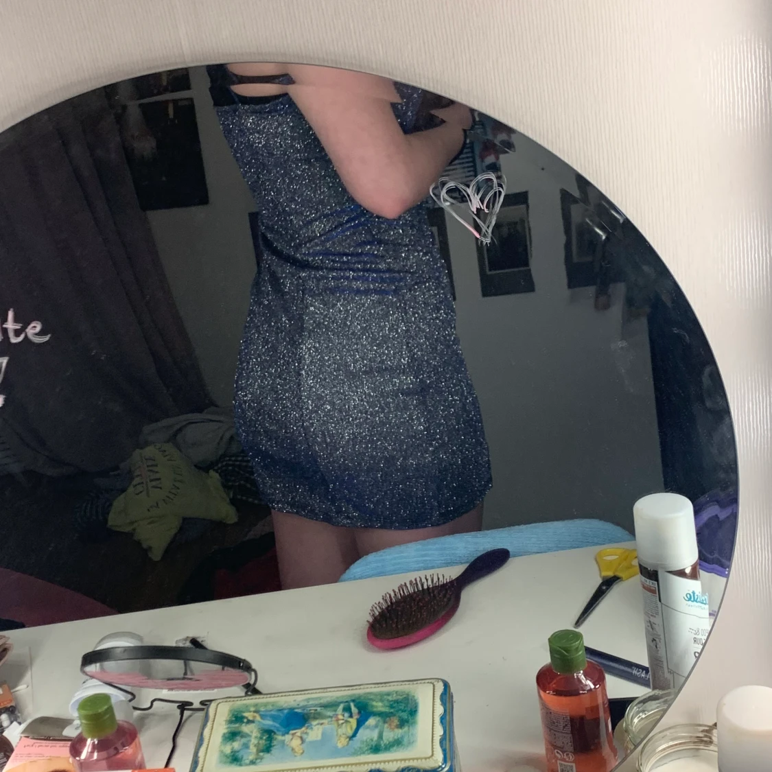 Glittrig klänning - 91