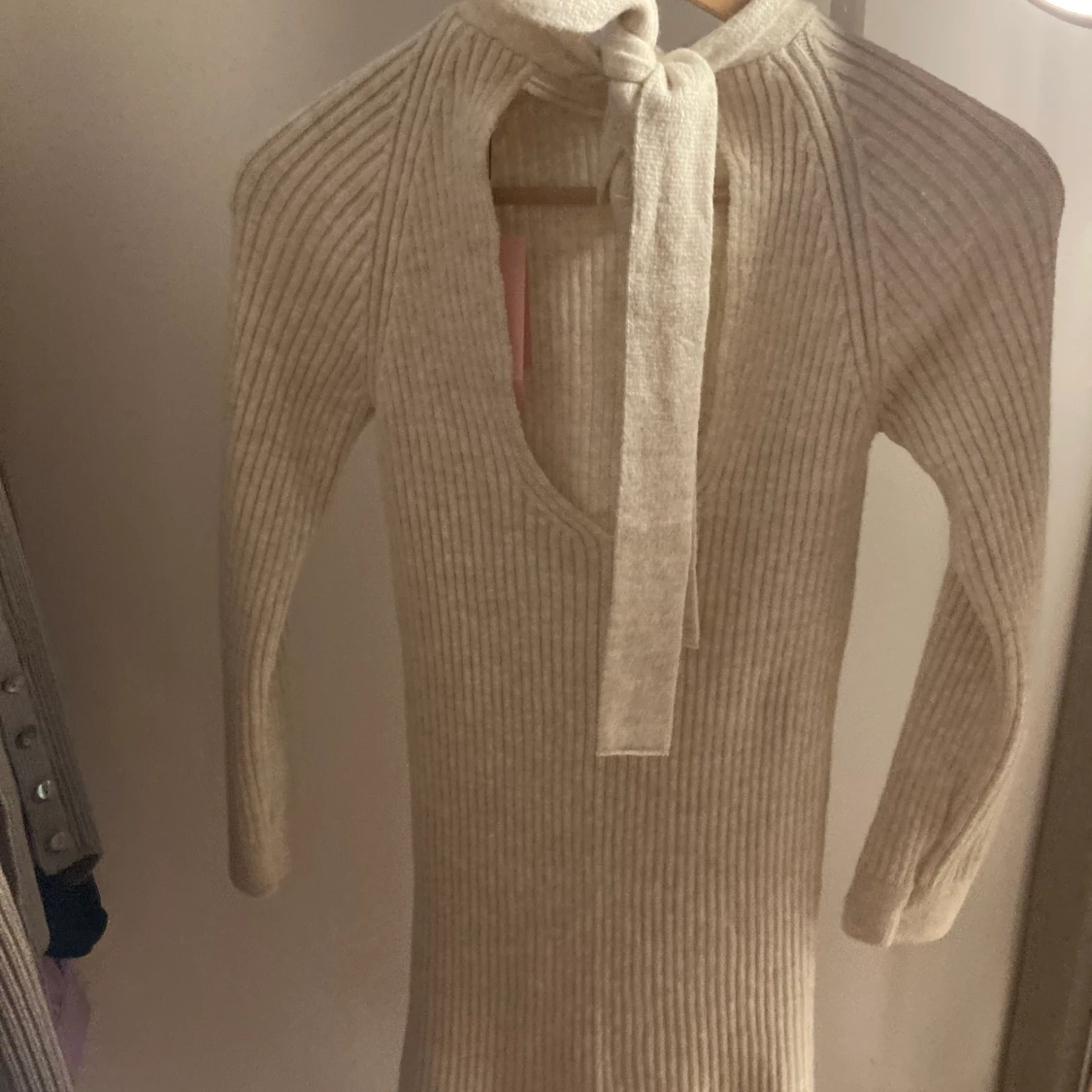 Stickad klänning (prislapp kvar) - 91