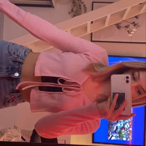 Kofta - Säljer en rosa (har en i vit också om man vill köpa) ifrån shein, aldrig använd. 40kr + frakt