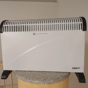 Element 2000W - En välfungerande element. I perfekt skick men som ni ser i den tredje bilden är det lite sönder.  