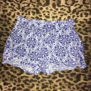 TYGSHORTS - Shorts i orientaliskt mönster💯