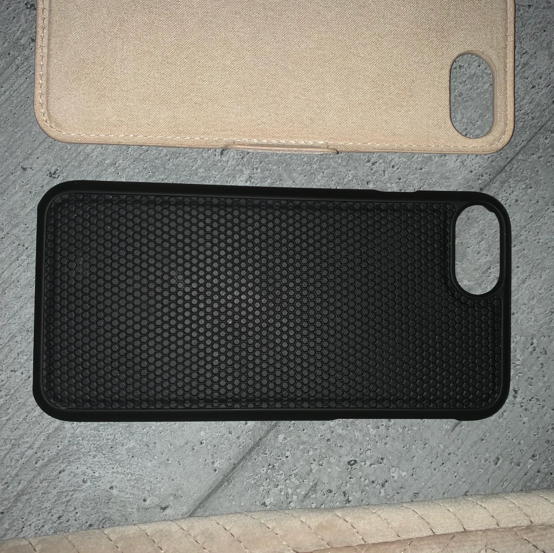 Säljer detta ljust rosa  magnetiska skal från ideal of sweden  - 91