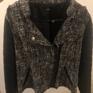 Isolde jacka Strl 42 - Använd två gånger men helt felfri och i nyskick