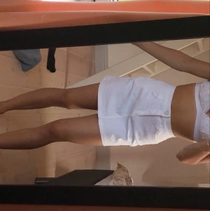 Vit jeans kjol - Vit jeans kjol ifrån cubus, använd en gång