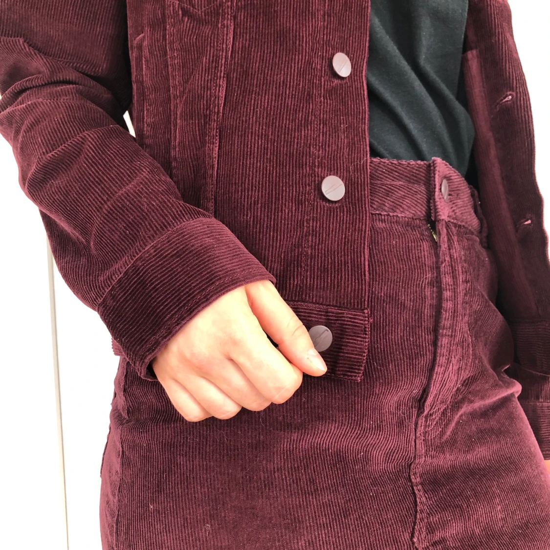 Lila set med jacka och kjol. - 91