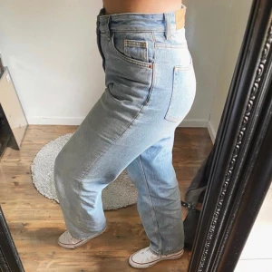 Monki taiki - Långa i benen, jag är 175. Går över skorna 