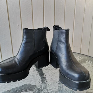 Vagabond  - Skor från vagabond i strlk 39. Mycket sparsamt använda. Frakt tillkommer. 