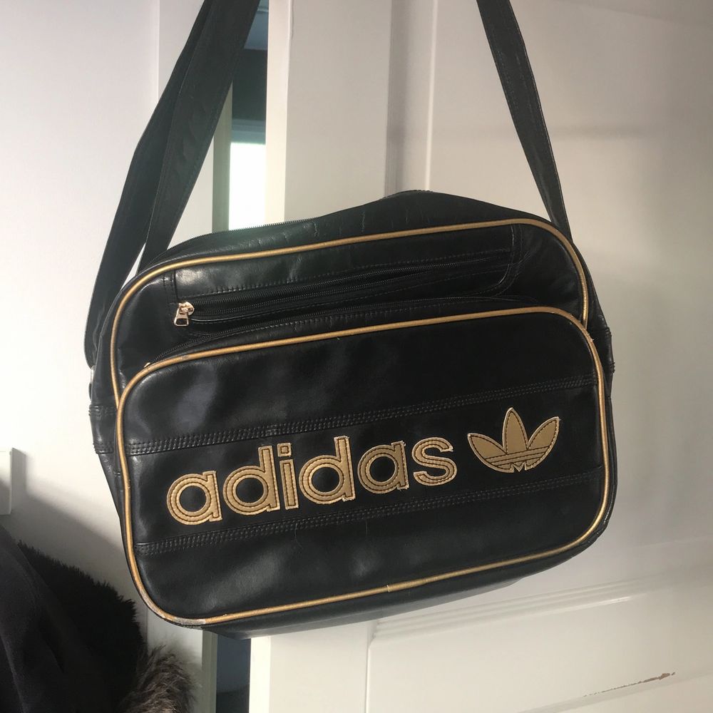 Adidas väska - Adidas | Plick Second Hand