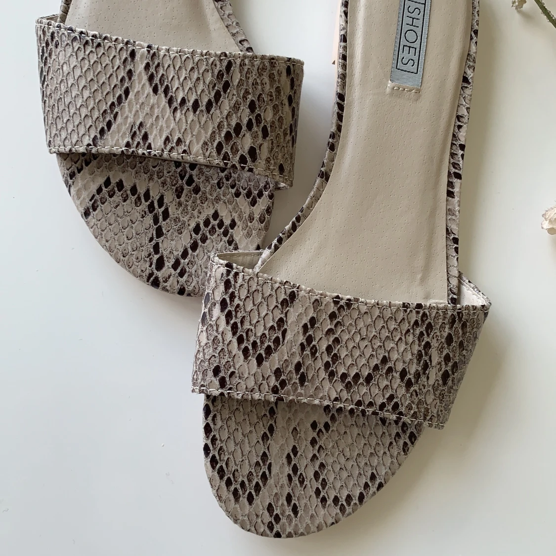 Snygga sandaler från Nelly - 91