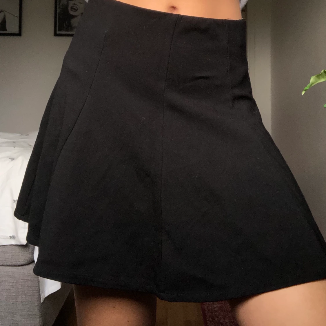 Fin svart kjol strl S - 91