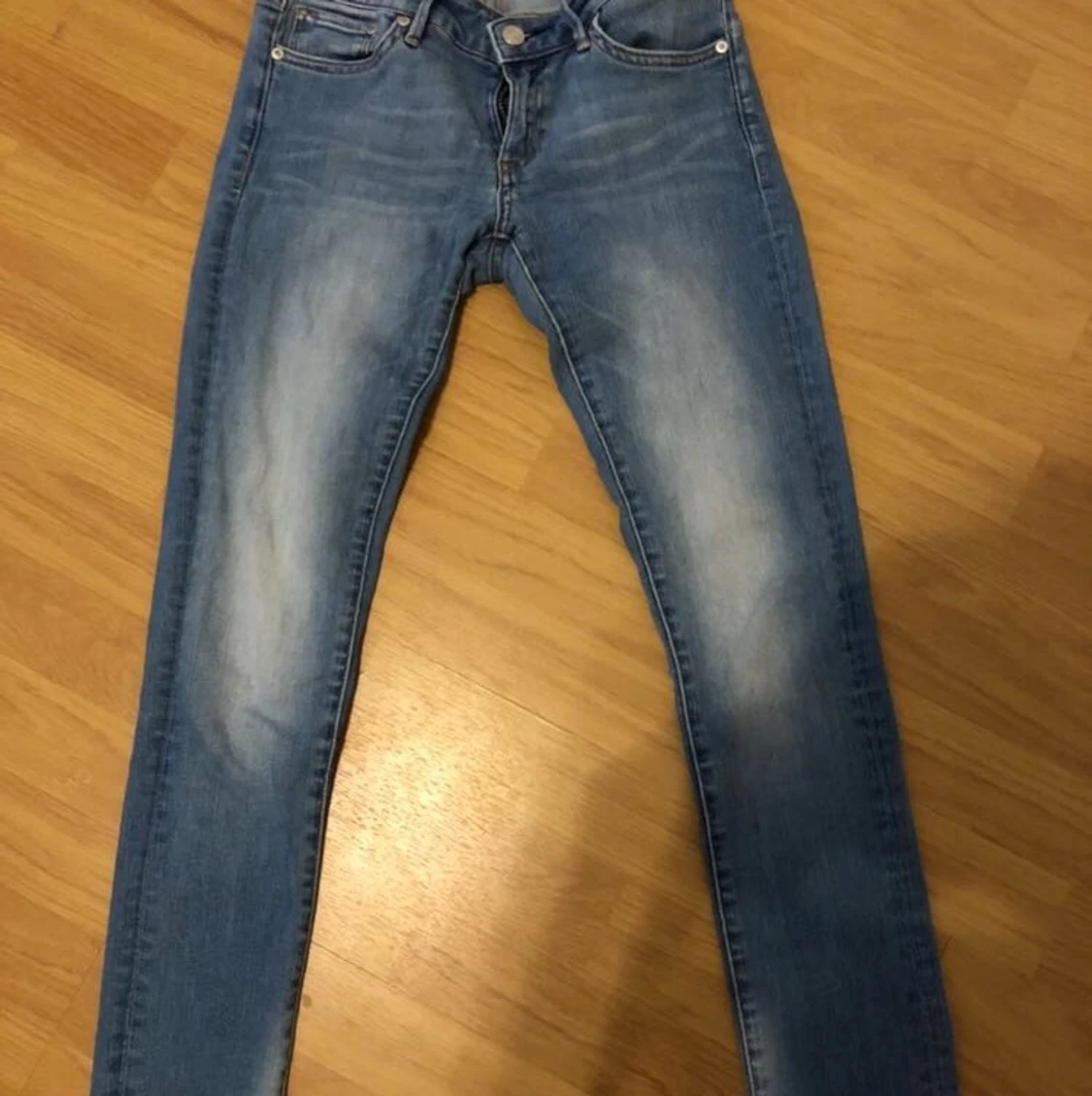 Blåa crocker jeans