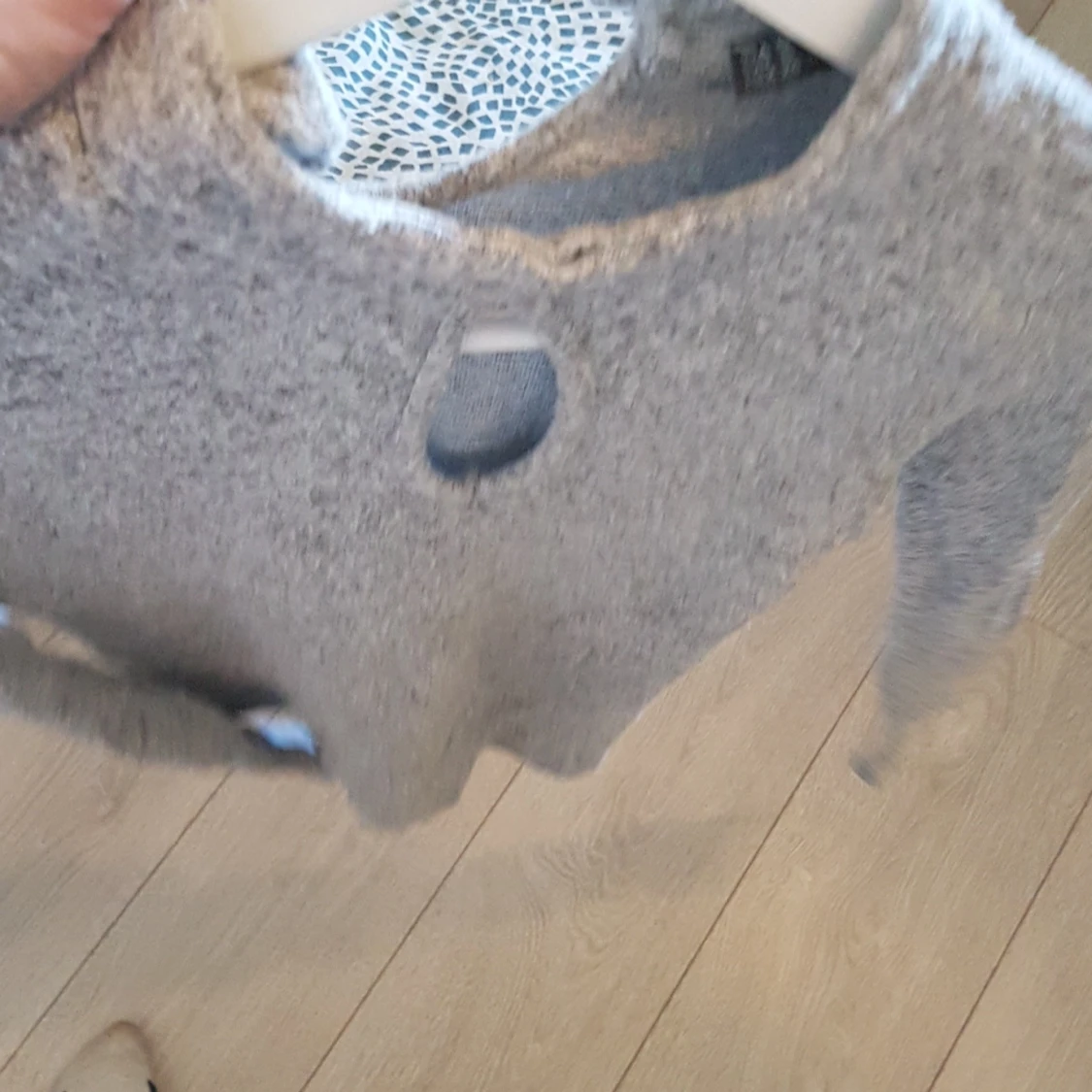 Grå mjuk tröja - 90