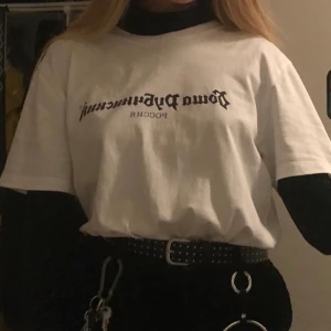 Gosha Rubchinskiy logo tee - Säljer min gosha tshirt då jag inte använder den längre, priset kan definitivt diskuteras!