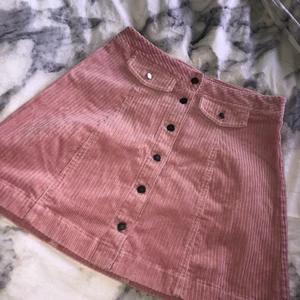 Manchester kjol🌸 - Storlek 38, aldrig använd 🌸