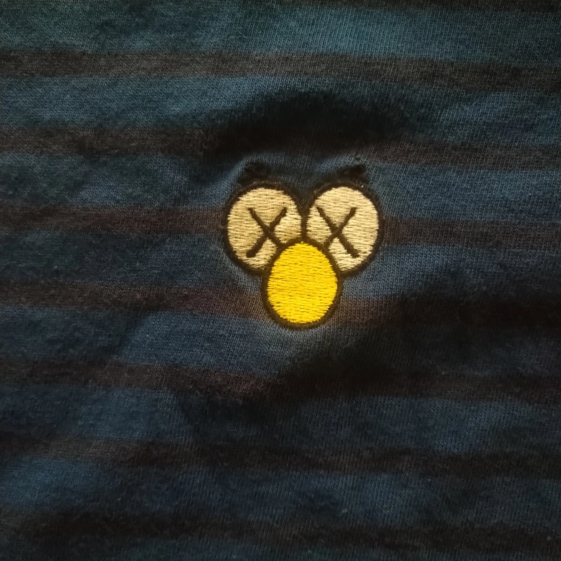 Kaws x uniqlo t-shirt  - 90