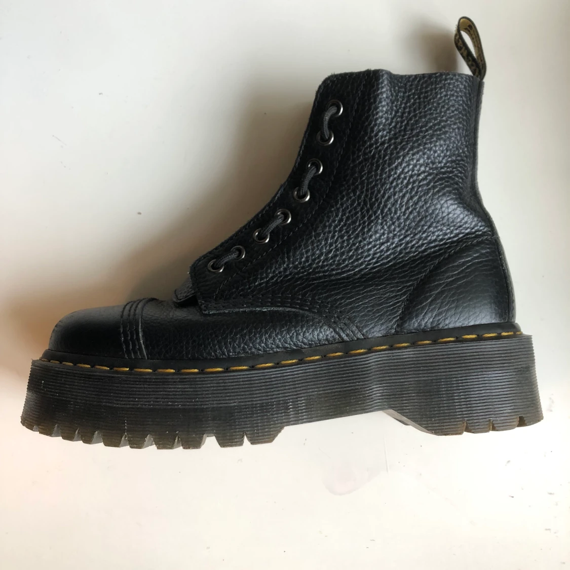 Dr Martens Sinclair platåkängor stl 41 - 90