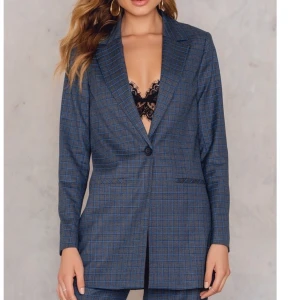 Rutig blazer Gestuz  - Blå/grå rutig blazer från Gestuz, matchande byxor finns, nypris 2400kr
