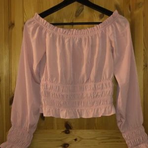 Rosa off shoulder topp - ☺️