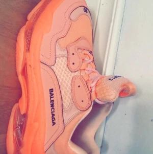 Balenciaga  - Rosa Balenciaga storlek 39