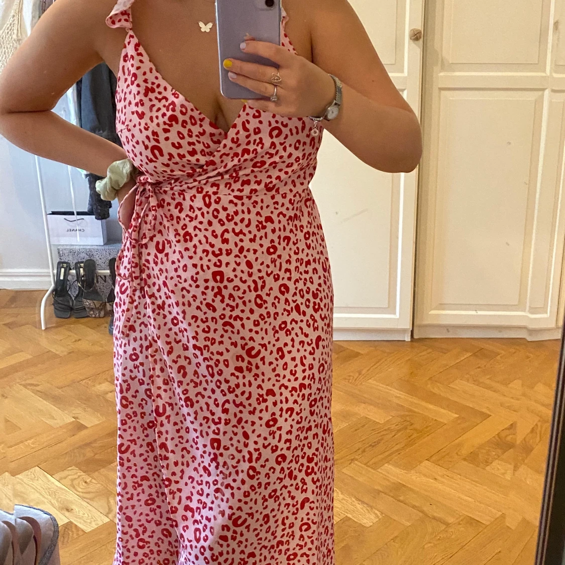 Rosaröd klänning i leopard - 91