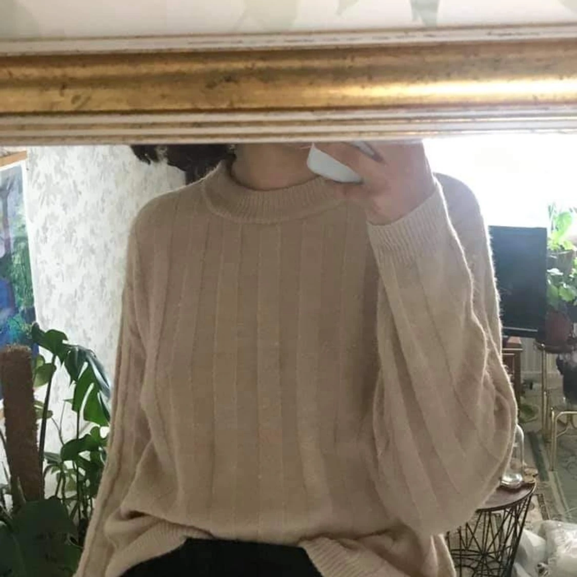 Stickad tröja i nude från Monki  - 90