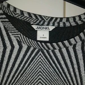  - Endast använd 1 gång. Lite större vidare passform. Kan skickas per post eller hämtas i sthlm området. Köparen står för frakten vid eventuell leverans. 