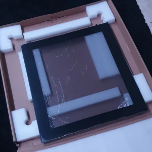 Glaskiva till dator  - Glaskiva till dator, 800 kr eller kom med bud, oanvänd pga för stor 