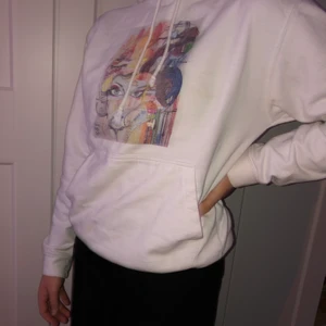 Hoodie - En hoodie ifrån the cool elephant som tyvärr är för liten för mig. Det är en liten fläck på den som inte syns! Köpare står för frakten 💗 Nypris: 599