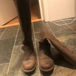 Primeboots skor - Märke: primeboots Orginalpris: 1600kr frakt tillkommer eller så möts vi upp i Stockholm❤️ 