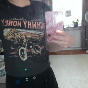 Tröja strl xxs  - Tröja i strl xxs från Gina tricot. Fin passform och i fint skick 