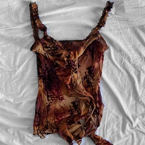 Linne - Linne som går att knyta undertill! Aldrig använd. ❤️HÖGSTA BUD 120kr❤️ avslutas imorgon