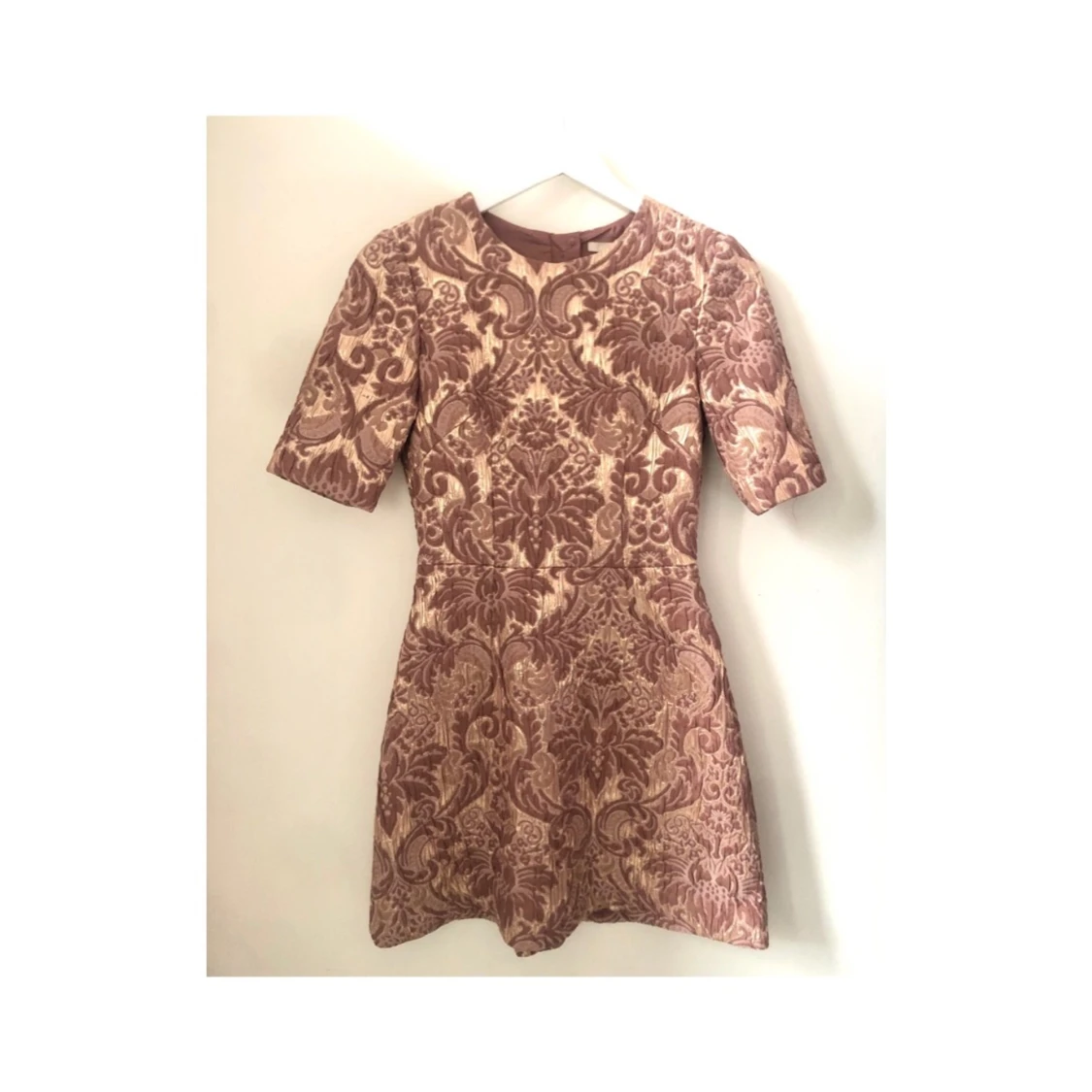 Mönstrad klänning  - 90