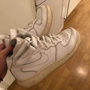  - Nike skor. Frakt tillkommer. 