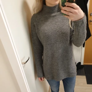  - Stickad tröja från only/veromoda