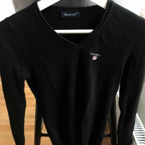  - Sitter super bra i figurform