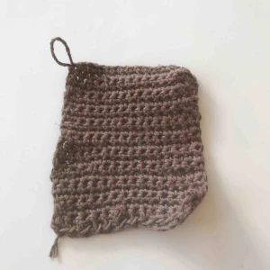  - Hej ! jag säljer homemade scrubbies för dem som vill leva lite mer miljövänligt. Dessa är toppen att använda för diskning, ett alternativ till disktrasor. Gjort på en bomull/linn blandning, 100% naturligt material.