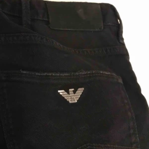  - Min pojkväns Armani jeans. Inte använda mer än några gånger. Super fint skick men han passar inte i dom längre pga. att han gått upp lite i vikt :((. Nytt pris: 2599kr.. pris kan diskuteras vid snabb affär.