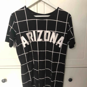  - t-shirt klänning från bikbok. fraktar inte, möts upp i stockholm🌟