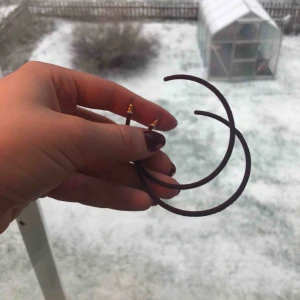  - Super snygga vinröda sammets hoops 🥰🥰🥰