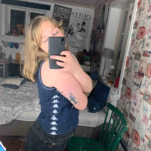  - Coolt linne från kappa Passar mig som brukar ha S Fri frakt