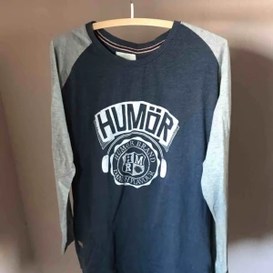  - Skitsnygg oversize tröja, säljer då jag tyvärr inte använder den så ofta, den ärr i väldigt fint skick