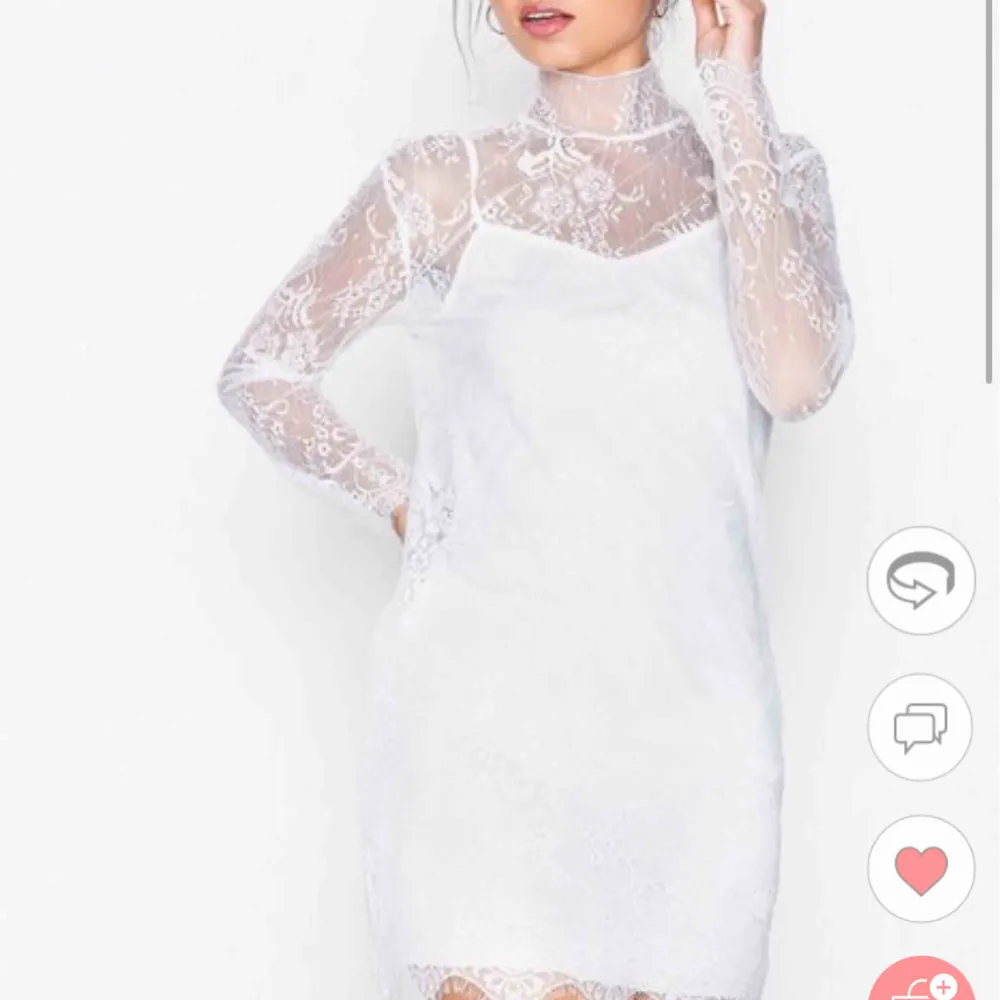 En OANVÄND klänning från Motel, beställd på Nelly.com det är en under- och överklänning mycket fin och helt oanvänd. Köpt för 499kr  Skriv för mer info 🌼. Klänningar.