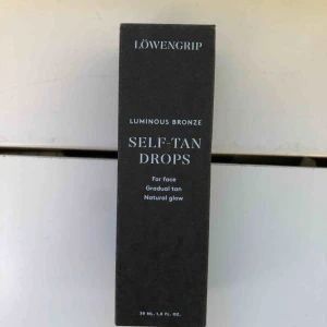  - Self-Tan Drops / Brun-utan-sol-droppar✨  (Jag fick den som gåva på köpet men använder inte eftersom jag är redan brun👸🏽)