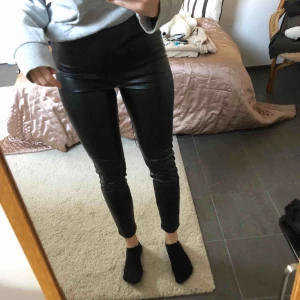  - Supersnygga skinnbyxor från United colors of benetton. 